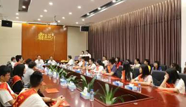 霸王花集團13名員工子女喜獲高考獎學金