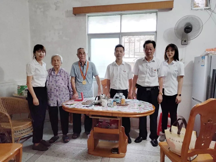 1563180306849589.jpg 640.webp (4).jpg