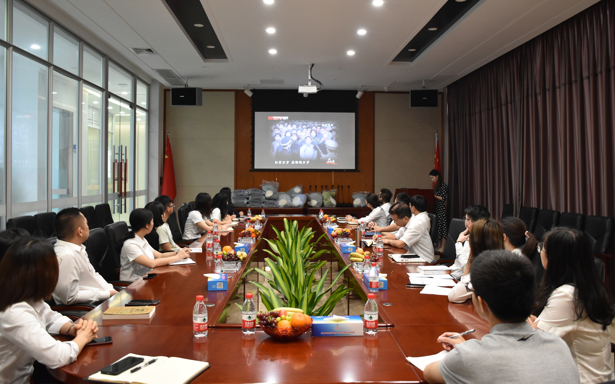 品讀紅色經(jīng)典 喜迎建黨百年 | 廣東霸王花集團(tuán)舉辦讀書沙龍活動(dòng)